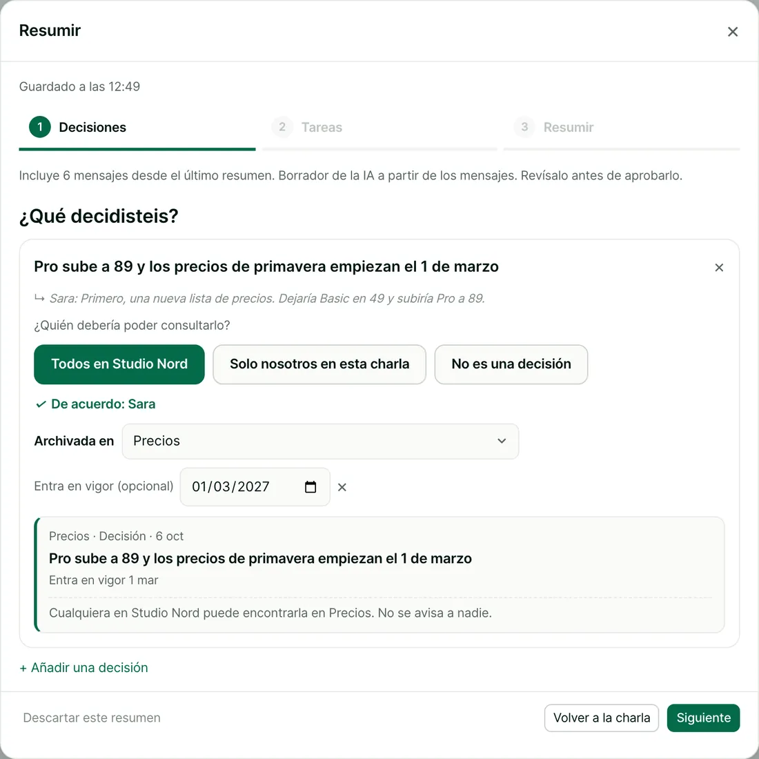 La revisión de Resumir. La decisión de subir Pro a 89 está marcada como Todos en Studio Nord y archivada en Precios, con el acuerdo de Sara y una vista previa de cómo se verá.